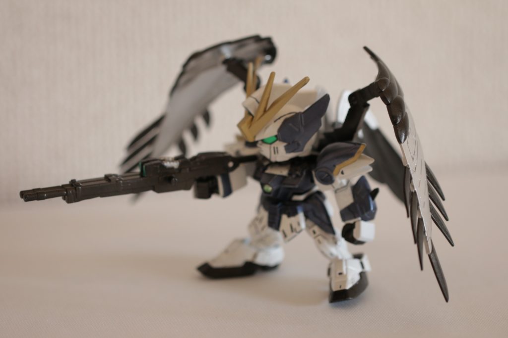 【ポージング②】
   こうしてみると、結構さまになってますね。
   過去のＢＢと比べると、脚の長さが俄然違う。依然として頭はデカイですけど、結構かっこいいですねぇ。

   ＳＤＥＸスタンダートは、最近はもっぱら縮小傾向。もともと海外展開のアイテムだったので、逆輸入という意味ではそこまで大風呂敷は広げられないのかも。
   とか思っていると、キティコラボを出したり。ちょっとよくわからんシリーズですねw