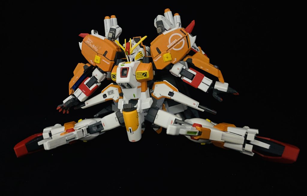 鬼のように足は広げれますが、ゆるゆるになってしまいました。
ガンプラバトルでは使えないかも（汗