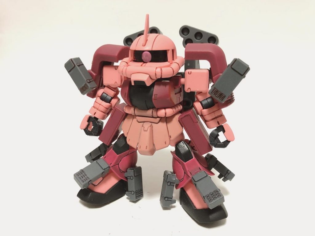 フロント。脚はシャアザクそのままにリアクティブアーマーを接着したのですが、塗装だけで違和感なく行けたかと。