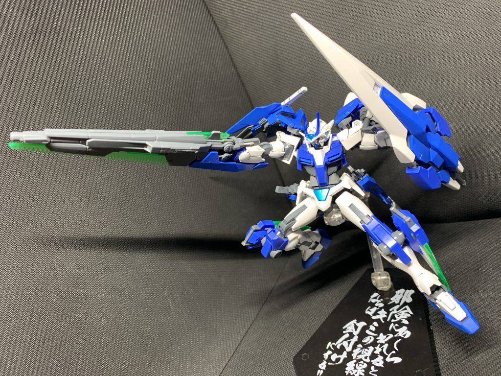 ポージング色々。GNソードⅡブラスターかっこいいっす。