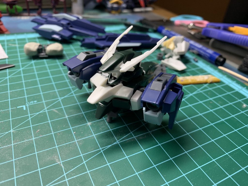 以前テスタメントを製作中になんとなく頭の中に思い浮かんだのが始まりでした。
レギンレイズジュリアの胴体とライトニングの肩ってなんとなく合うのでは?
