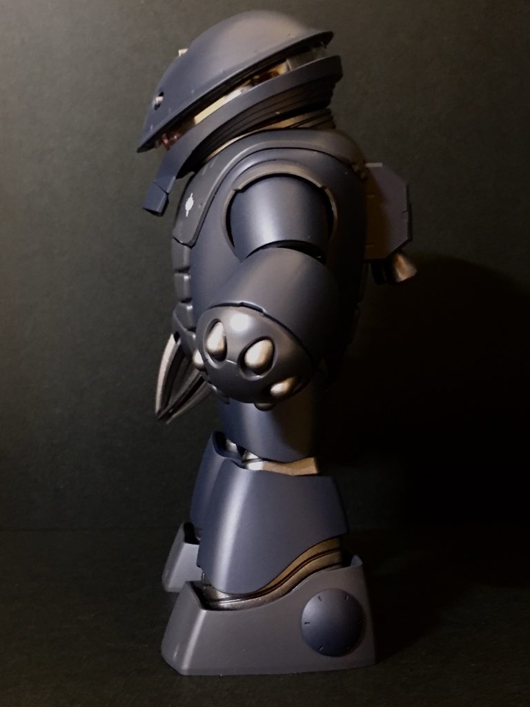 関節分はガンメタ塗装です。