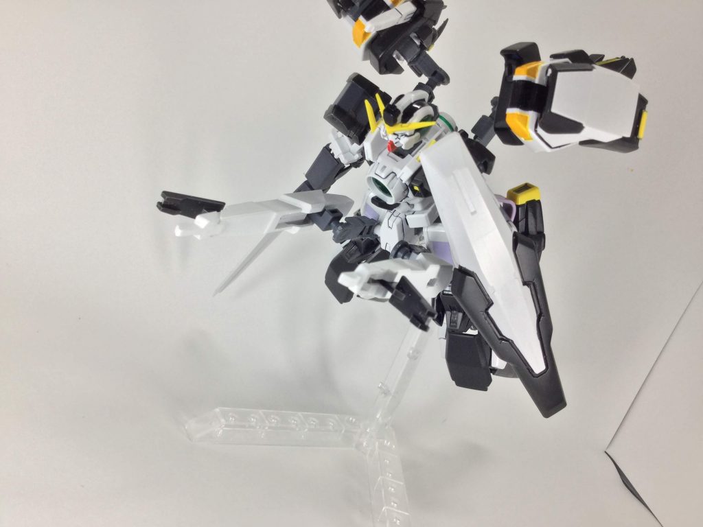 ブーストモードで接近しながらサブアームの先端でビームを防ぎ一気に相手の懐に潜り込む