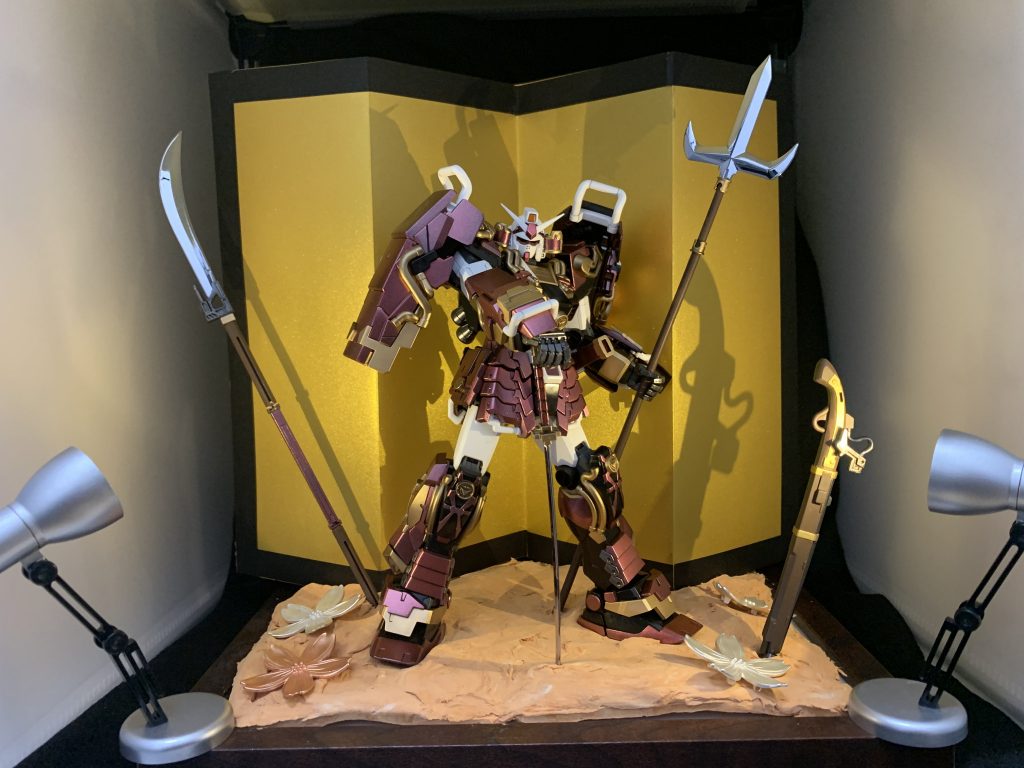 長物の武器は背負わせるより、並べる方が画になるかなと思い、配置を考えてみました。