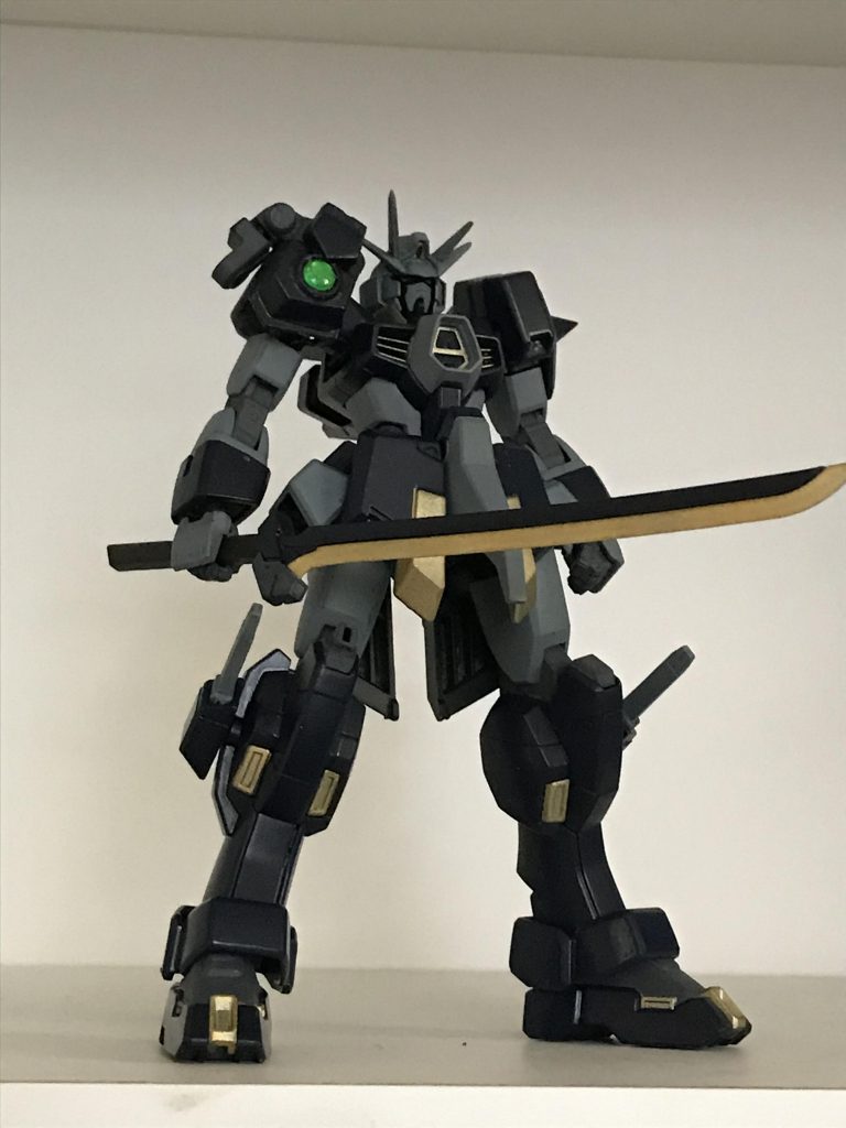 サムライハートは鞘部と内部の太刀で二振りの剣になります
対MS戦では太刀を、対MA戦では大剣を主に用いるイメージ