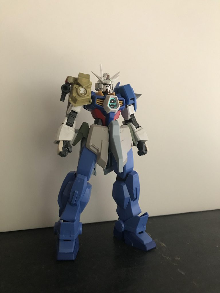 初期案
ジャンクパーツを用いたミキシングから始まりました
AGE1の頭部はスッキリしてるからつい角を付けたくなりますよね