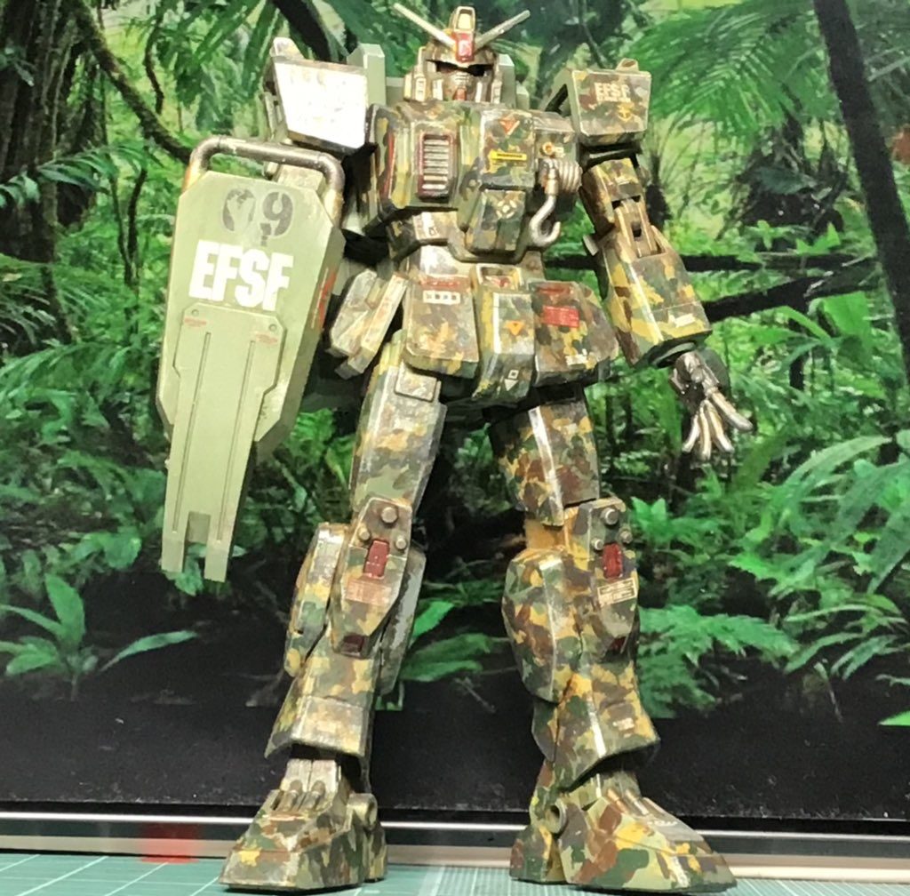 陸戦ガンダムは筆塗りで迷彩