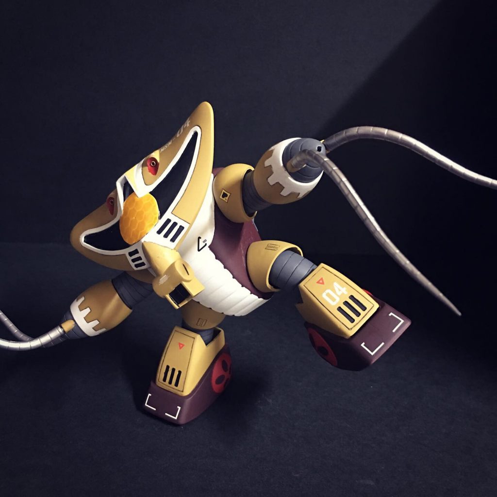 一応関節はボールジョイントに替えているのでそこそこポーズもつけれます。