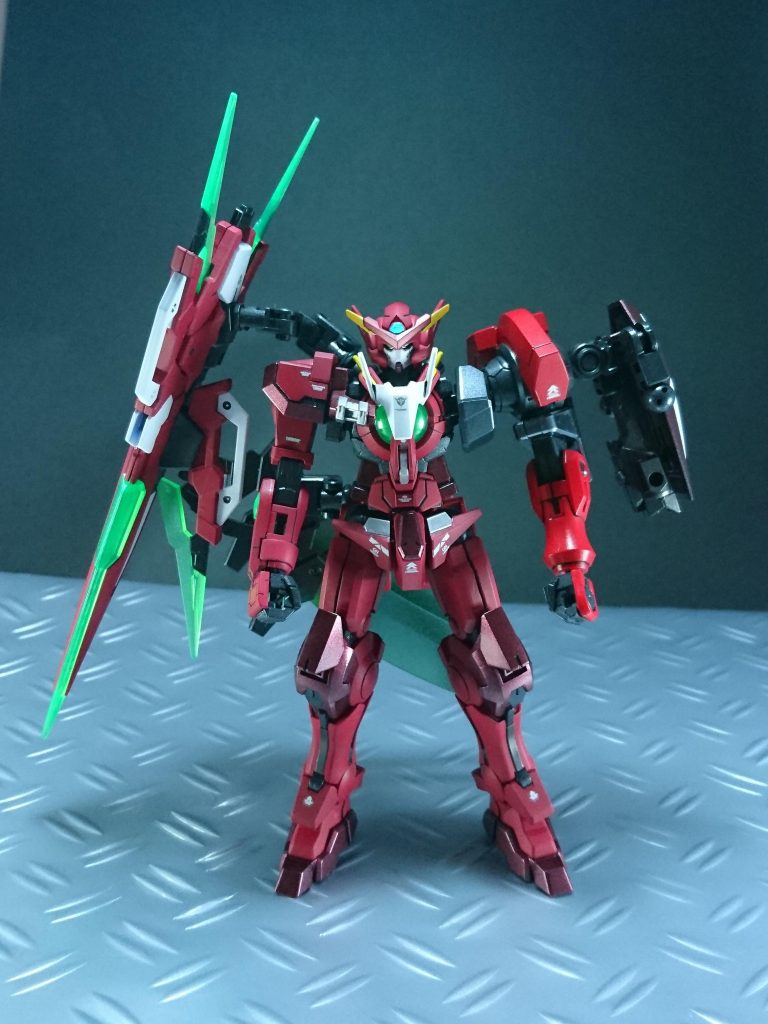 アストレアTYPE-F3が存在していることを構想したため、膝や胸部グラビカルアンテナは最新のものに置き換わっている。またCBが財政難になっていることを背景にしているため、左腕がGN-XⅣのものになっている他、武装も使われなかったGNソードⅣフルセイバーや既存の武装を改修したものを装備している。