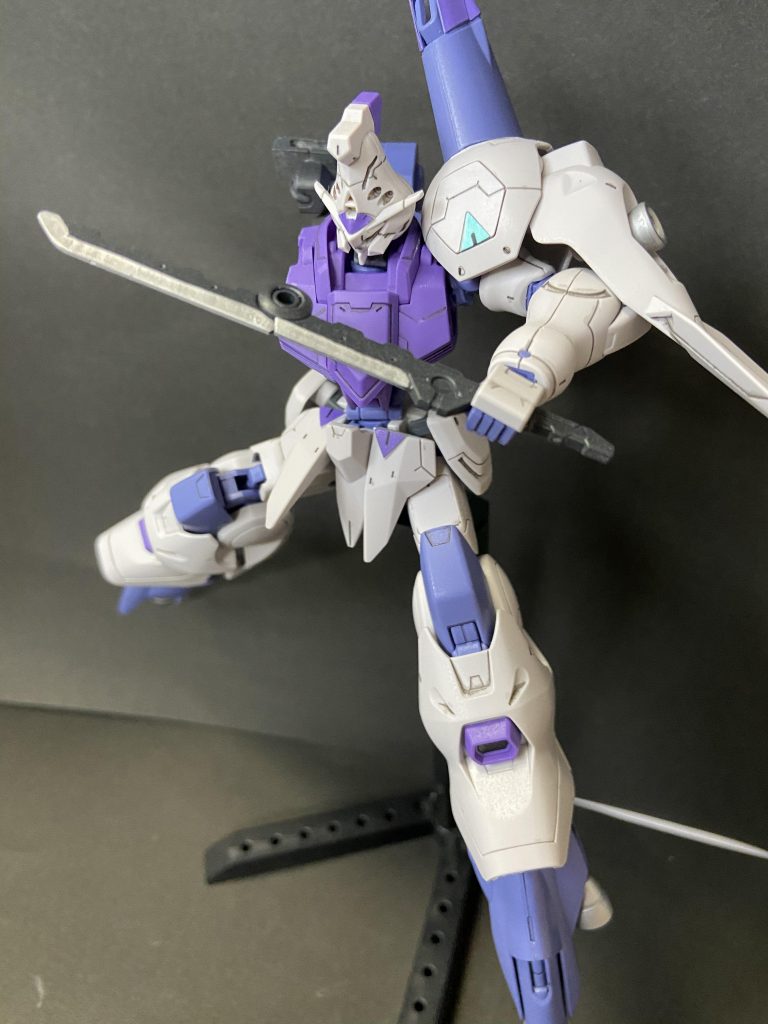 ナイフ
もしものときの護身用
こういう咄嗟の事態に用いる武器って良いですよね