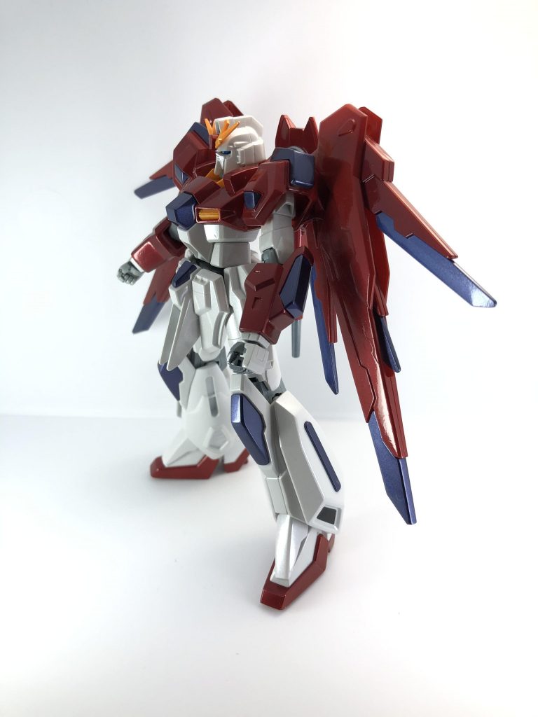 パールマーズダークブルー、パールローズディープレッド、パーラマーズライトグレー、パールコールドホワイト、パールビビッドオレンジの五色を使用して塗装。