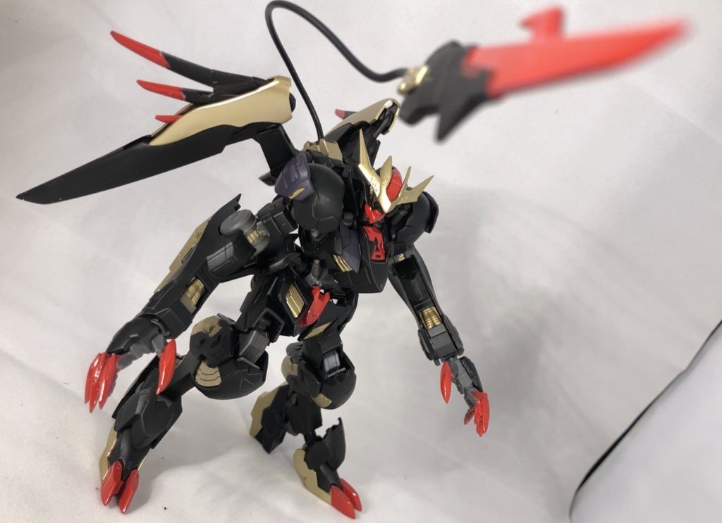 テイルブレードで攻撃