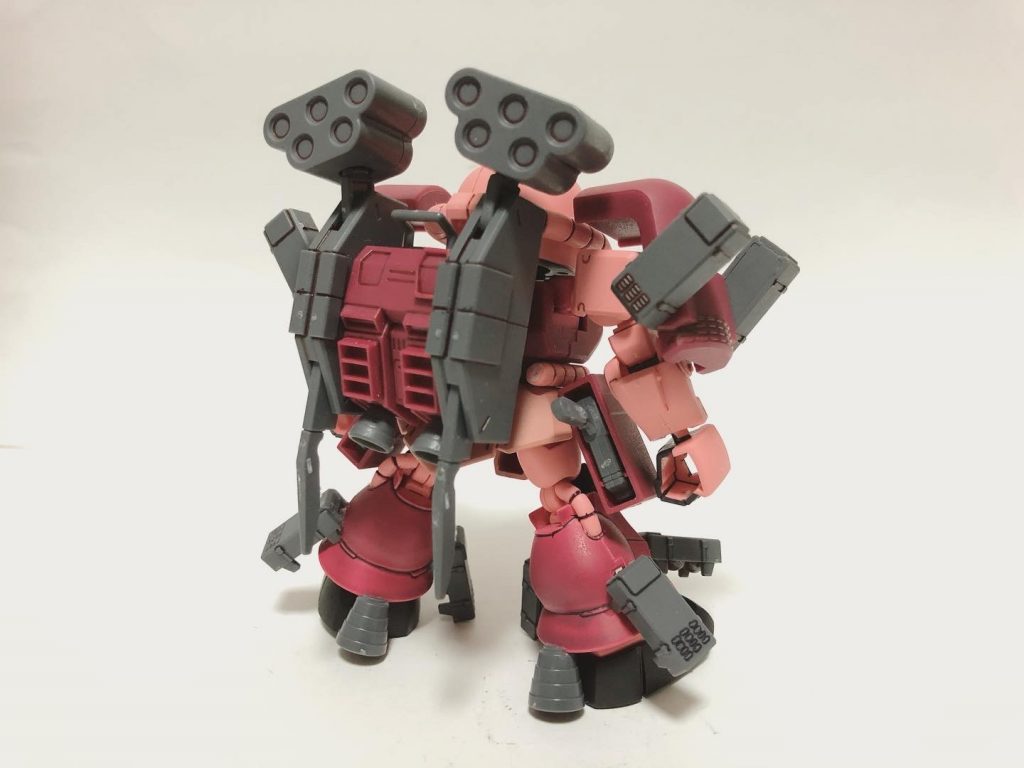 リア。バックパックがかなり重いので後ろに倒れやすいのですが、脚バーニアを支えにする事で緩和に成功しました。