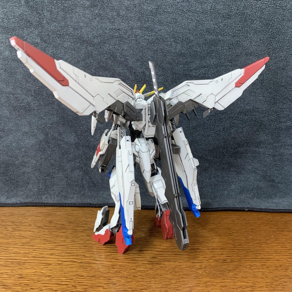 機体各所の先端が丸くなってる箇所を延長&研ぎ出ししてみました。