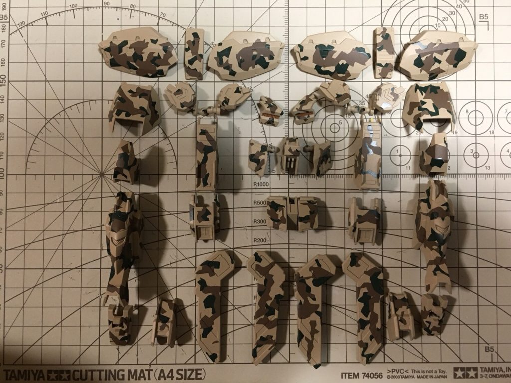 迷彩3
木工板色を塗装し解放するとこんな感じです。