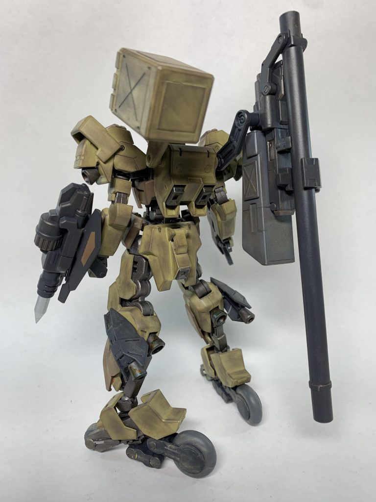 背面
フォールディングキャノンがなかなか大きいです。