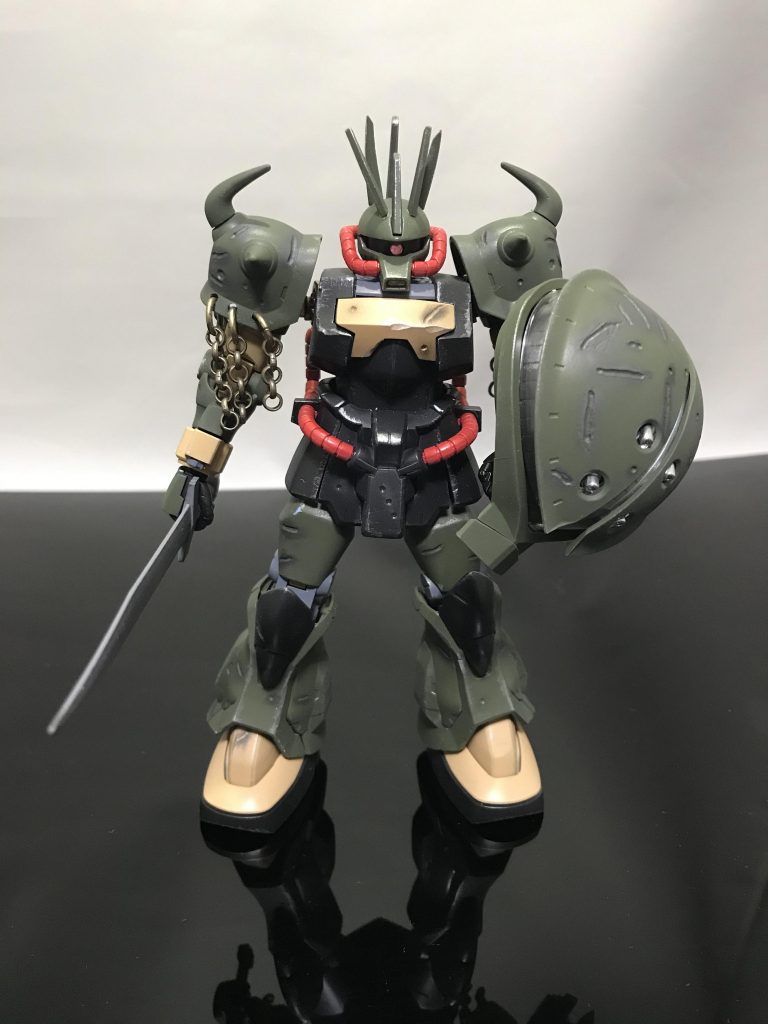 正面。ウェザリングマスターはつや消しの上から塗してるだけなので、持つときに気を使います。