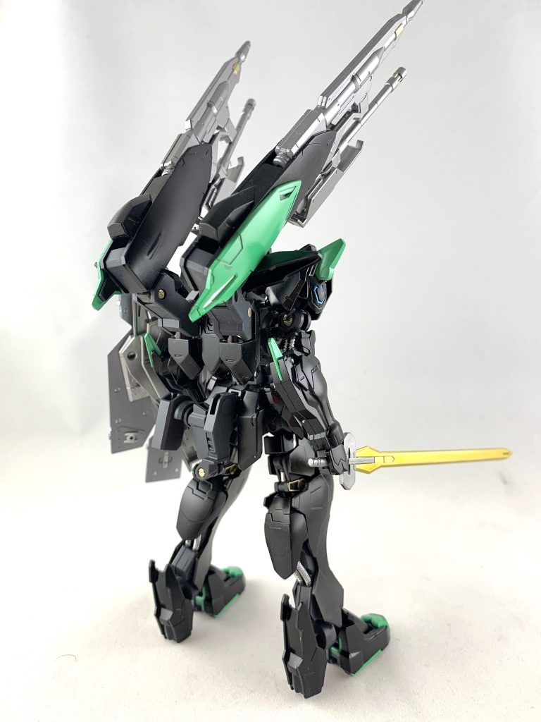 リアビュー
フレームは1/100などを参考に金銀でアクセント塗装しています。