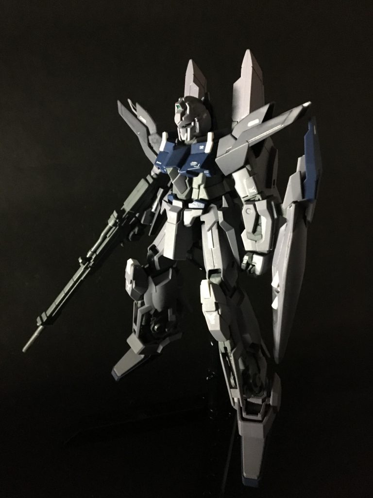 周りを暗くして。宇宙空間の戦闘をイメージさせる。