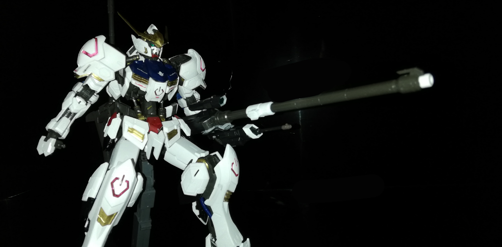 300mm滑腔砲装備
武器の中でいちばん感動したやつ
原作と同じように回転させるだけで滑腔砲を装備できる