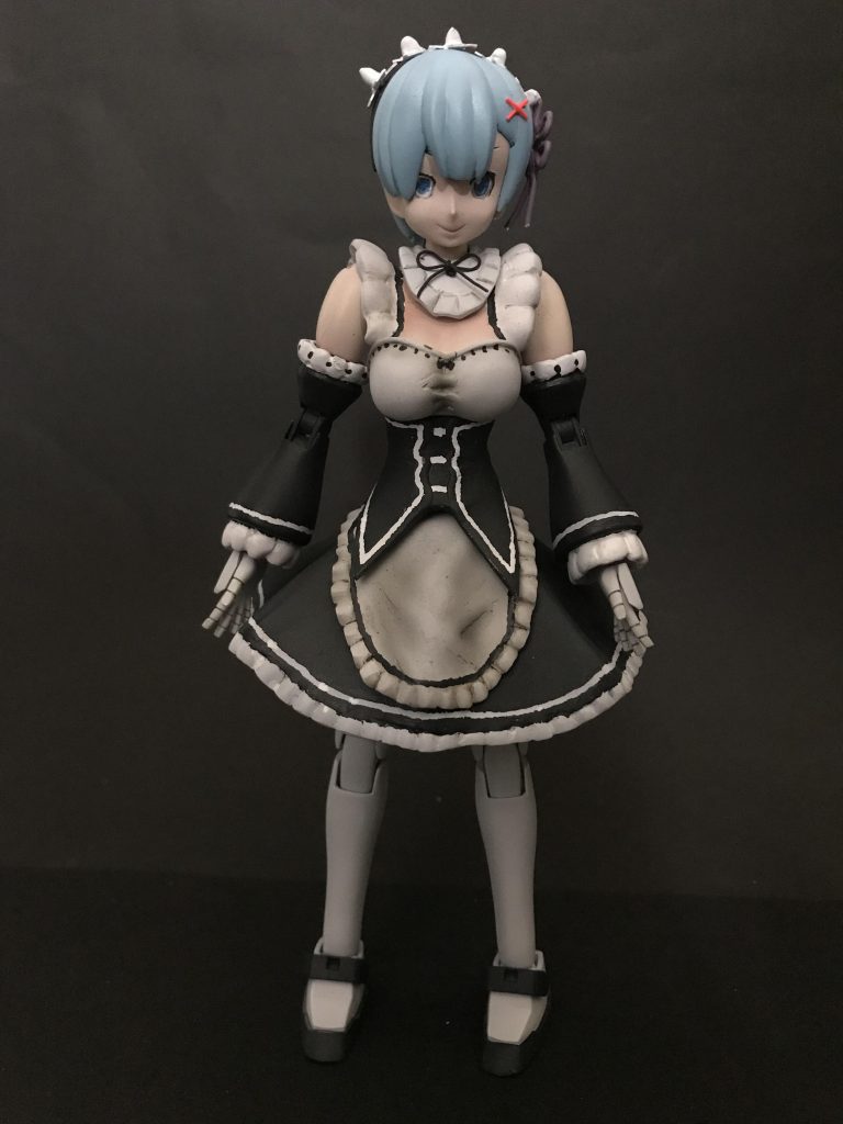 髪はハイライト済。
エプロンと胸部装甲はシャドー吹きです。
モビルドールという設定なので手は手袋してます。
