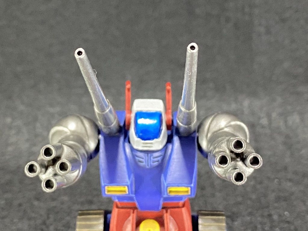 各砲口を開口したり深くしたり。