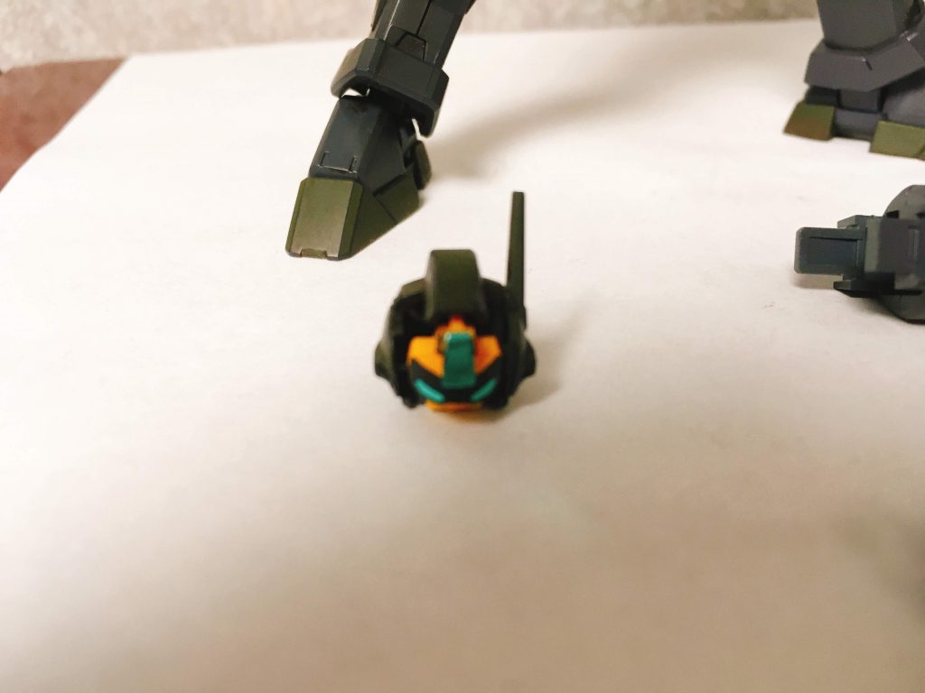 ツインアイはGエグザスのシールを使用