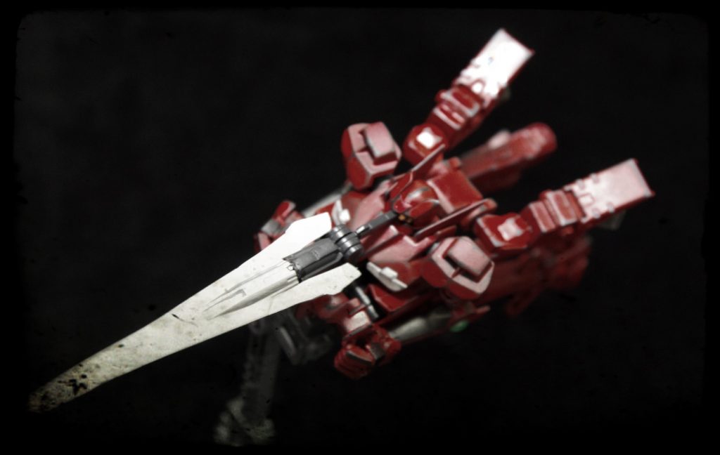 変形後は追加ブースターとプロペラタンクで超高速移動をイメージしました。