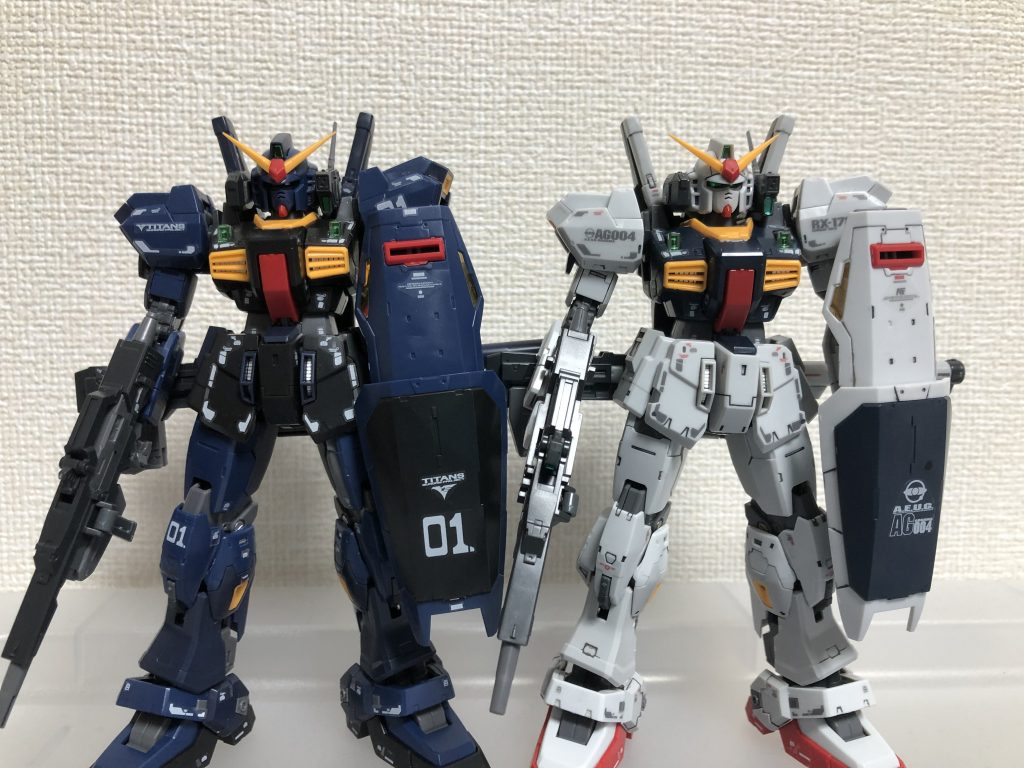 デカール貼り、2機合計で4時間くらい丁寧にやってました。