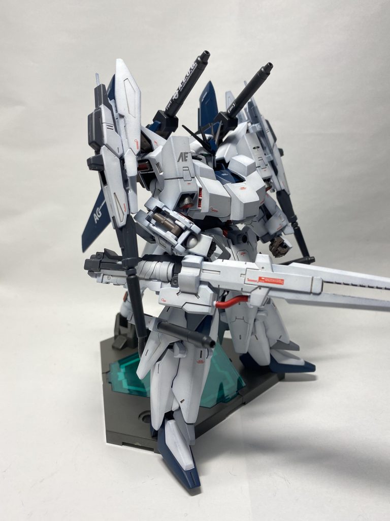 武器の後方はユニコーンのバズーカ後方から。