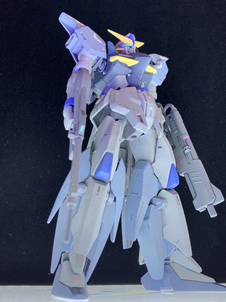 ライフル等のスコープ部はガンダムメタリックマーカーを使用。つまようじで塗料を置くように塗装しました。