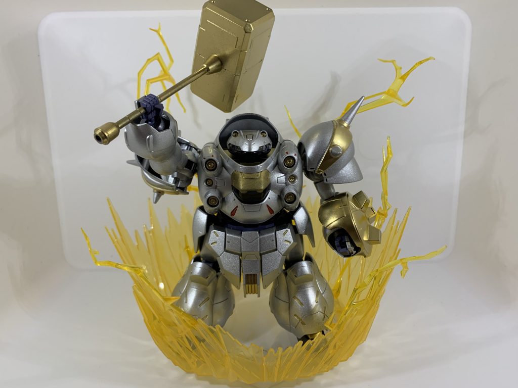 武器はトールハンマー