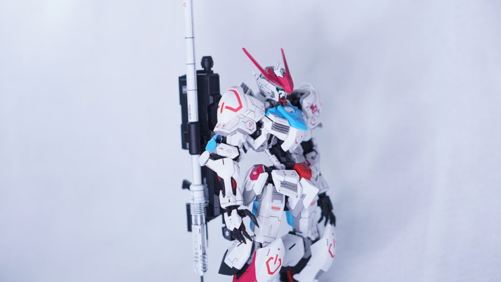 今回はスジボリとツノを改造してディテールアップしてます。
フリーハンドスジボリハマってきたくらいの作品ですね。