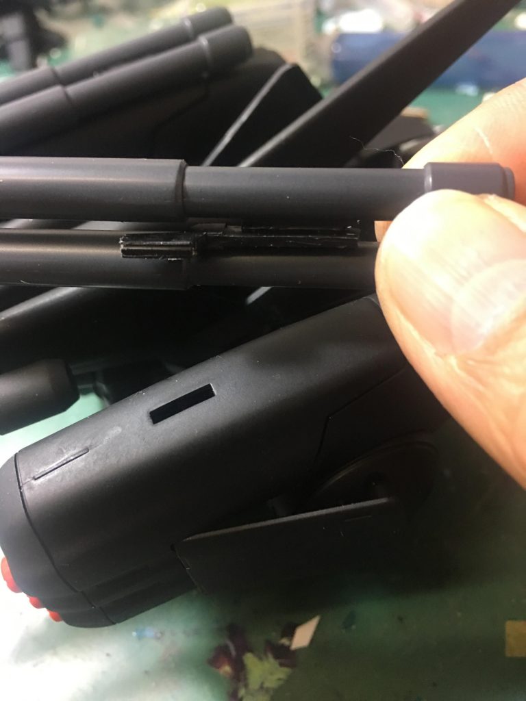 巨大ミサイルはパラスアテネから流用。接続はプラ板を使ってはめ込み式にしています。
腕のキャノンもパラスアテネから。