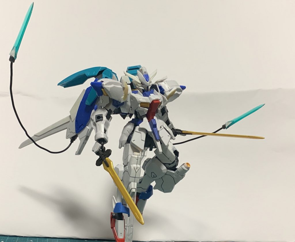 バエルエッジを装備
装備を歴代マクギリス搭乗機体の武装をモチーフにすると決定したのはこの時点からでした