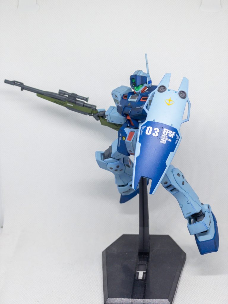 今回の部分塗装はガンダムマーカーエアブラシを使ってやっています。均一に塗装できるのって素晴らしいですね。