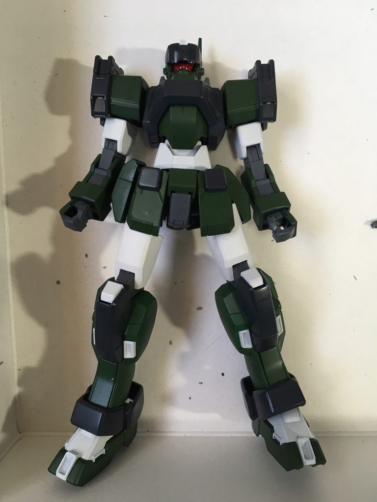 基本塗装終わったところ。カラーパターンはジムスナイパーカスタムを参考にしました。