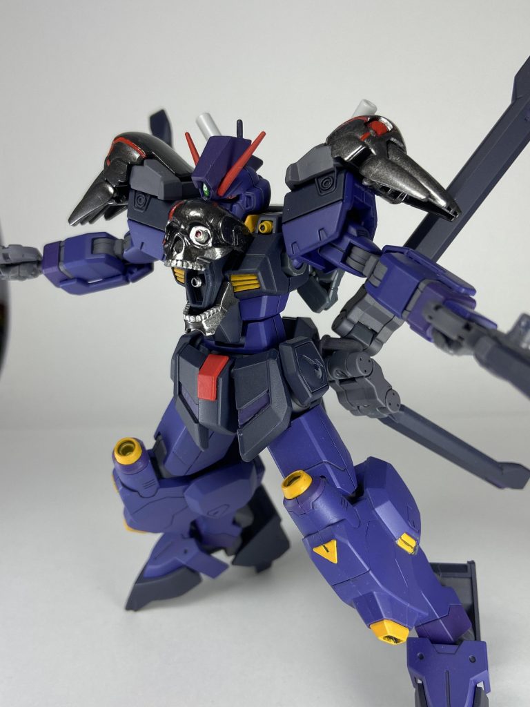 砲撃時にはドクロ開口。中にも発射口追加しています。