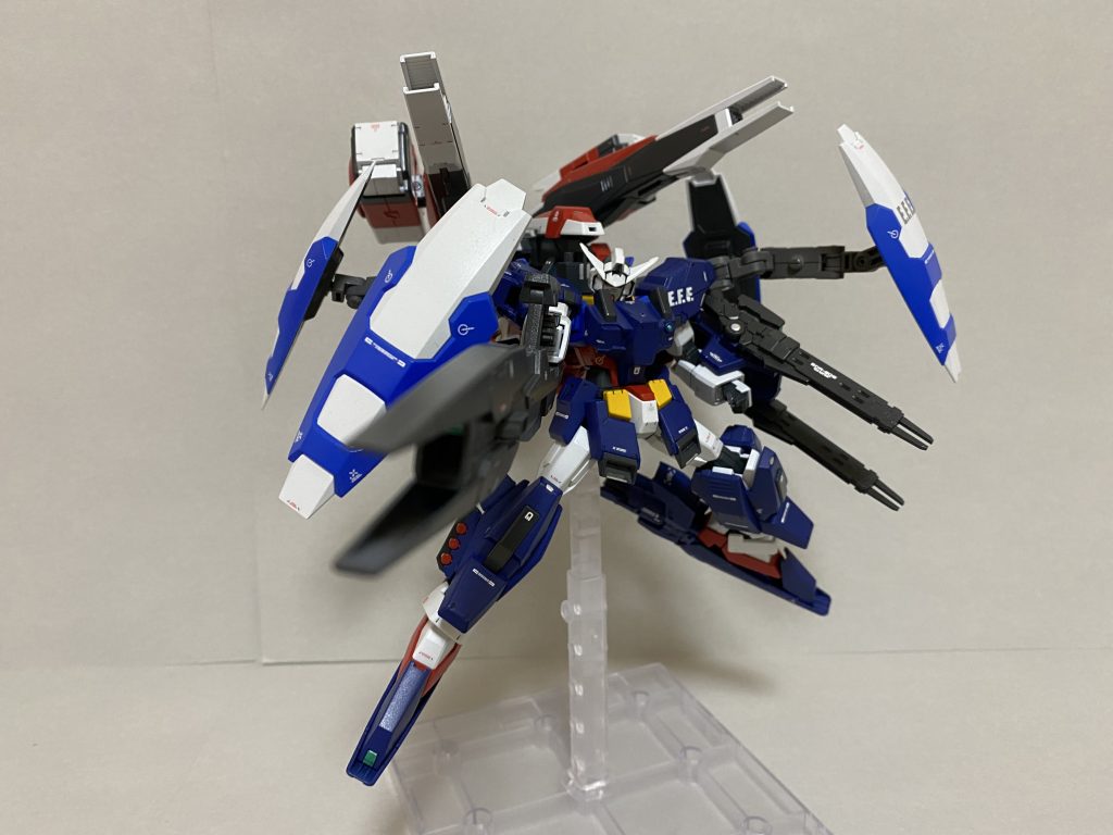 シグマシスライフルを構えて
重いのでポーズが大変です