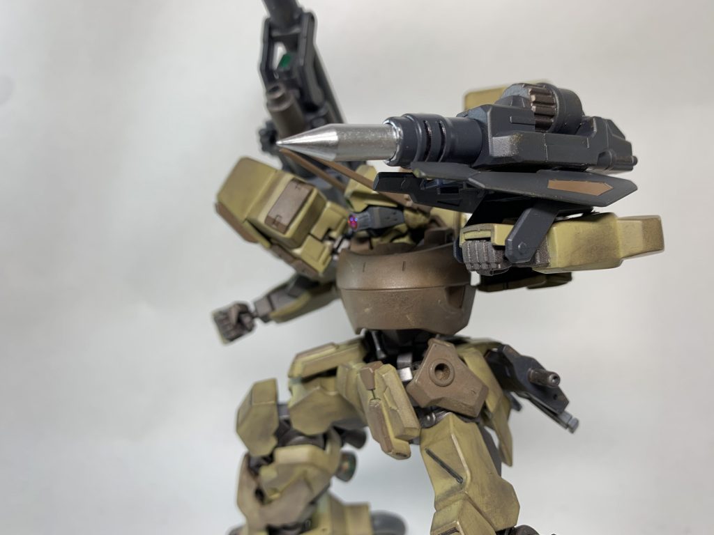 パイルバンカー
言わずと知れたロマン兵器。
薬莢の爆発を利用して杭を撃ち込むオーソドックスなタイプです。