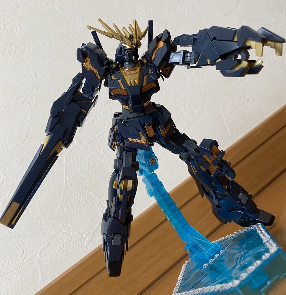 クローで攻撃するポーズ！🤪