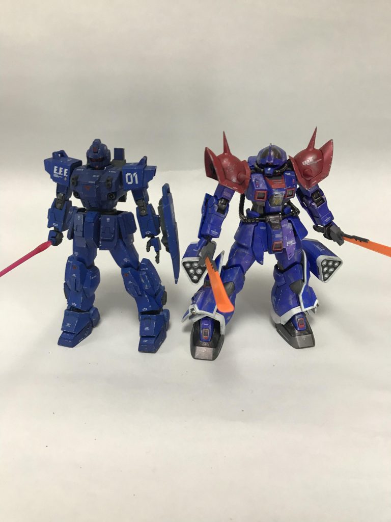 私のエアブラシでの初全塗装はブルーディスティニーでしたので、イフリート改とならべたくてしょうがなかったです。と言うかイフリートシリーズ何であんなにかっこいいのにプレバン限定なんでしょうか?