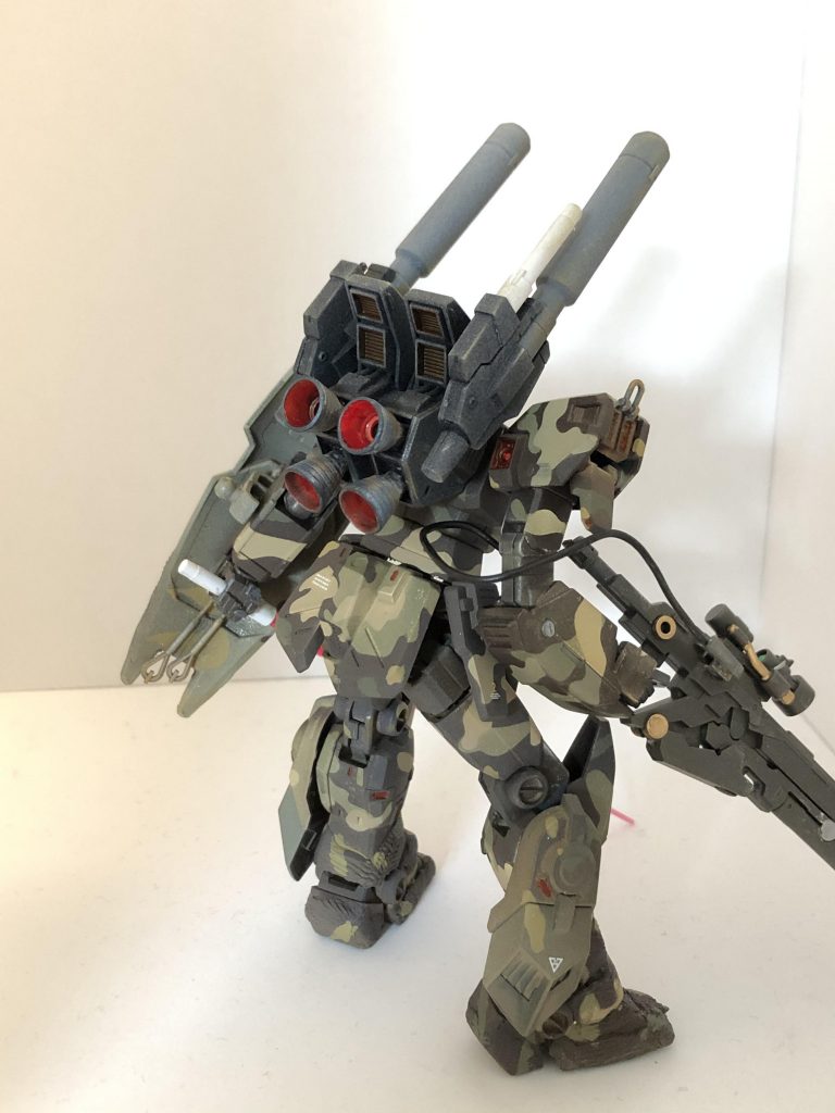 バックパックのスラスターを巨大化