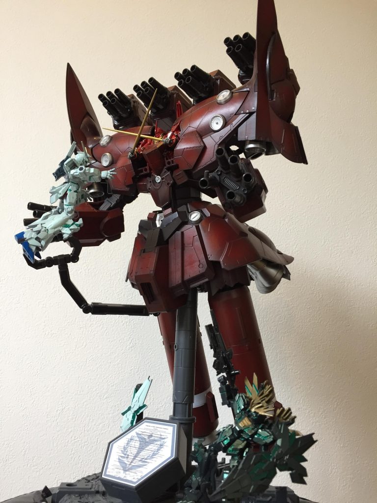 バンシィも！
二機のガンダム が揃ってこの私に楯突くというのか、人の総意の器であるこの私に！