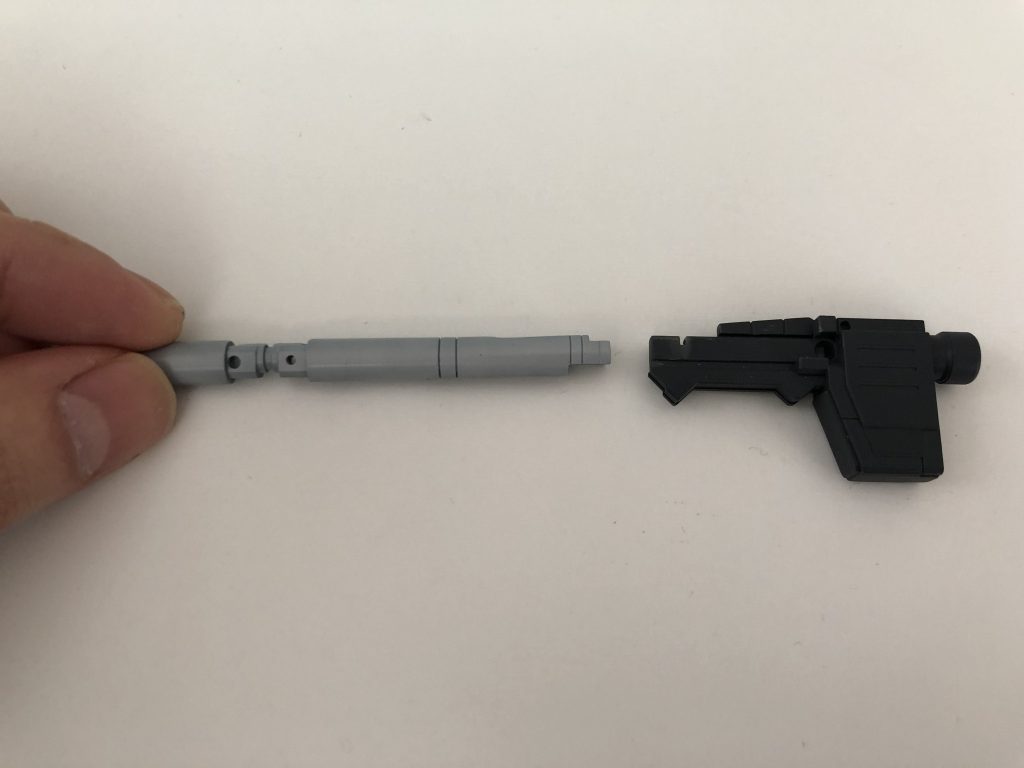 バズーカは一部削り、後ハメ加工しています。