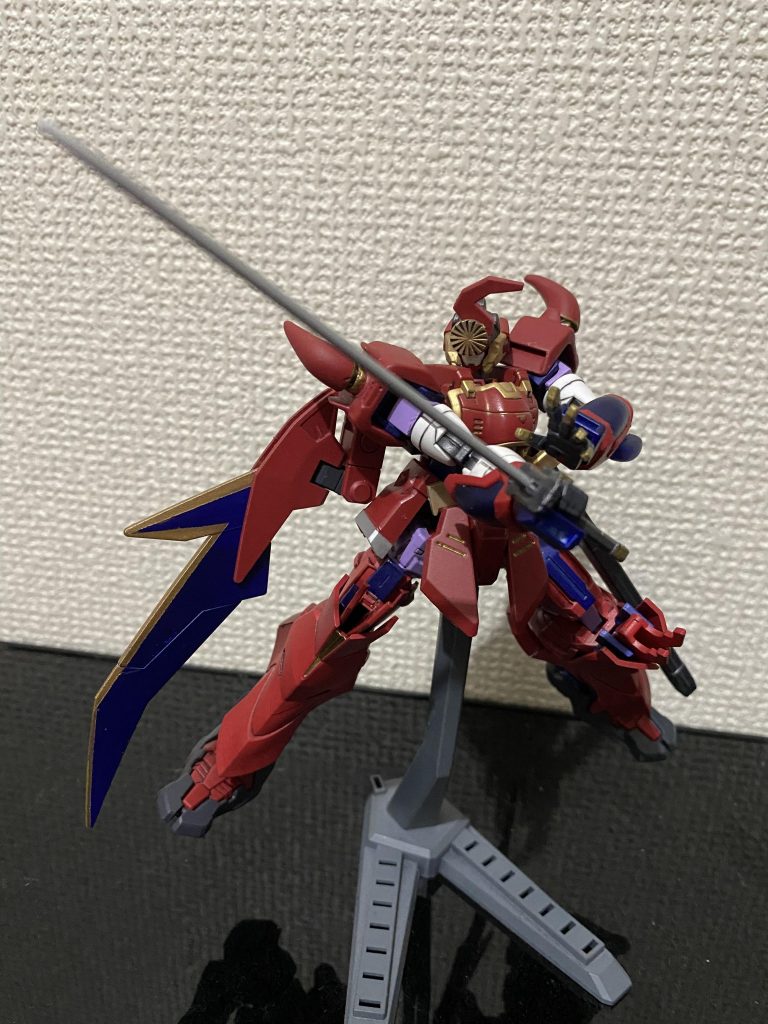 指先はの色も微妙に淡い黄色の様に見えましたので手間でしたが塗装しました。額当てはM.S.Gの丸モールドにソレっぽいのがありましたので採用しました。