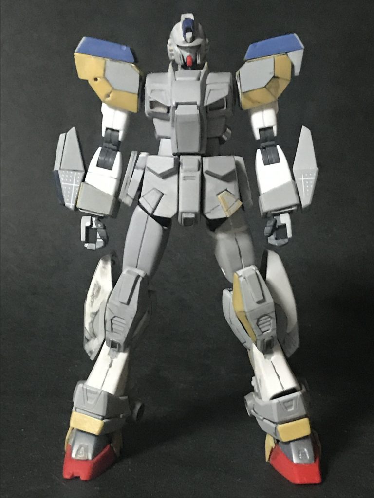 『F90』製作ではパテの出番が殆どなく、プラ板とジャンクパーツでの改造でした。