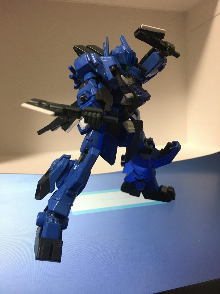 ヒートナイフとビームガンの複合兵器は六丁