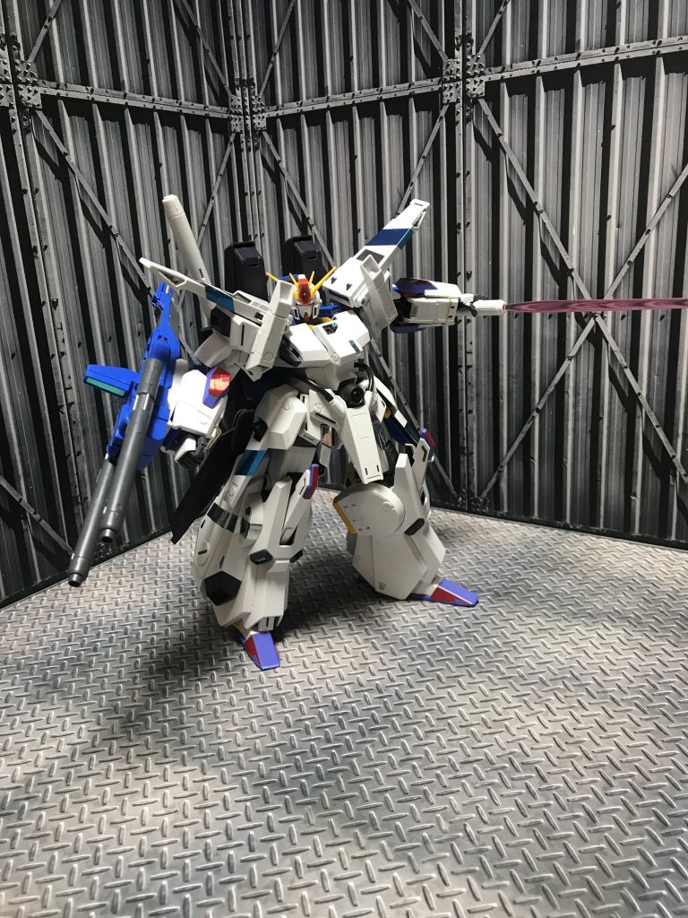 個人的には似合いすぎサーベルでのポーズ3つ!