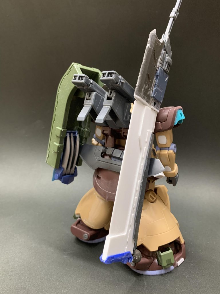 超大型ヒートソードはプラ板とジャンクパーツを色々くっ付けました。